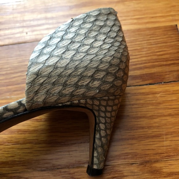 Snakeskin VINCE. Size 6 USA, 36 EUR - Picture 5 of 6
